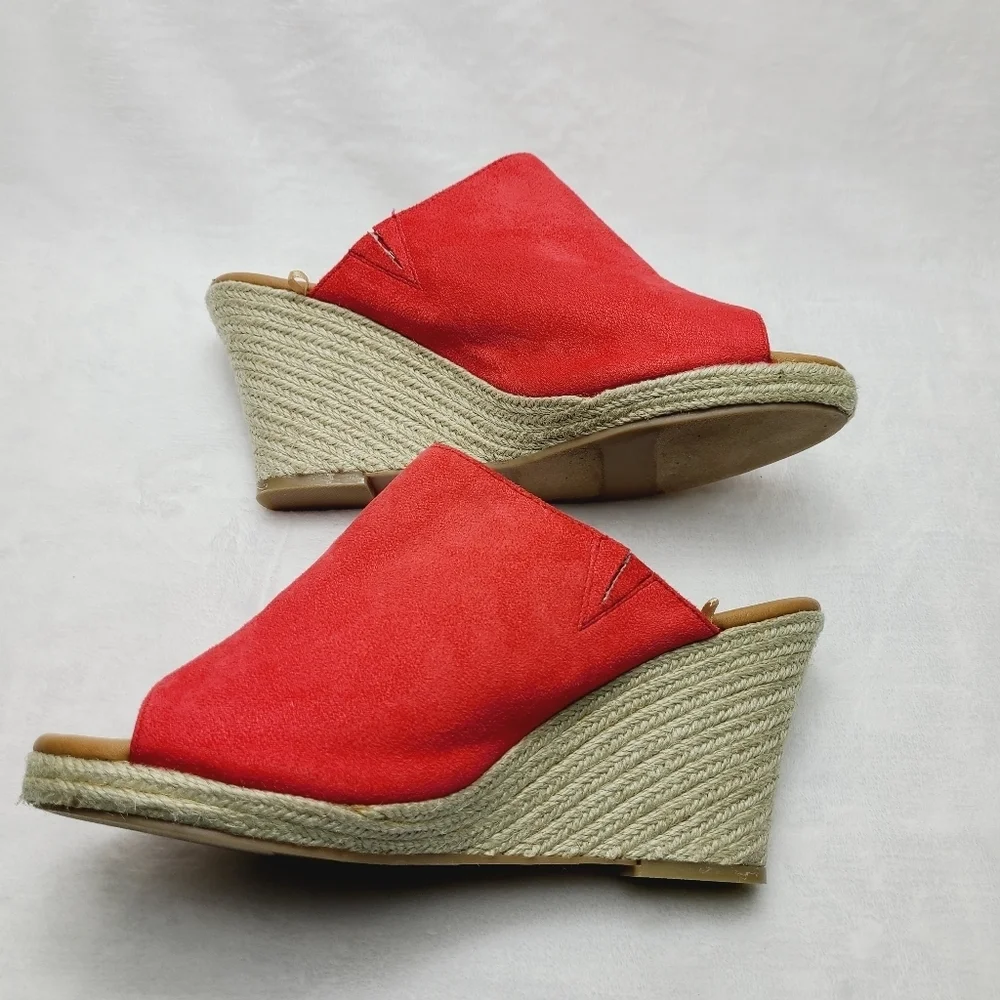 New LANE BRYANT faux suede coral wedge espadrilles
